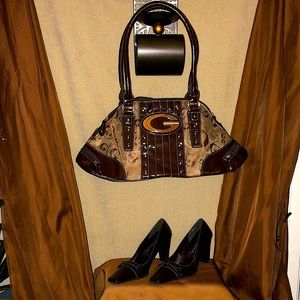 Gorgeous guess purse and cute work shoes!!